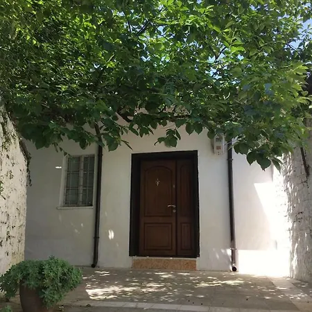 Spiro Villa Вилла Берат